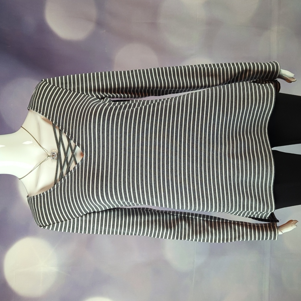 41 Hawthorn sz M Striped Criss Cross Long Sleeve Top